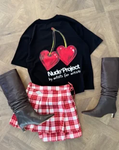 Camiseta Juicy Cherry Negra